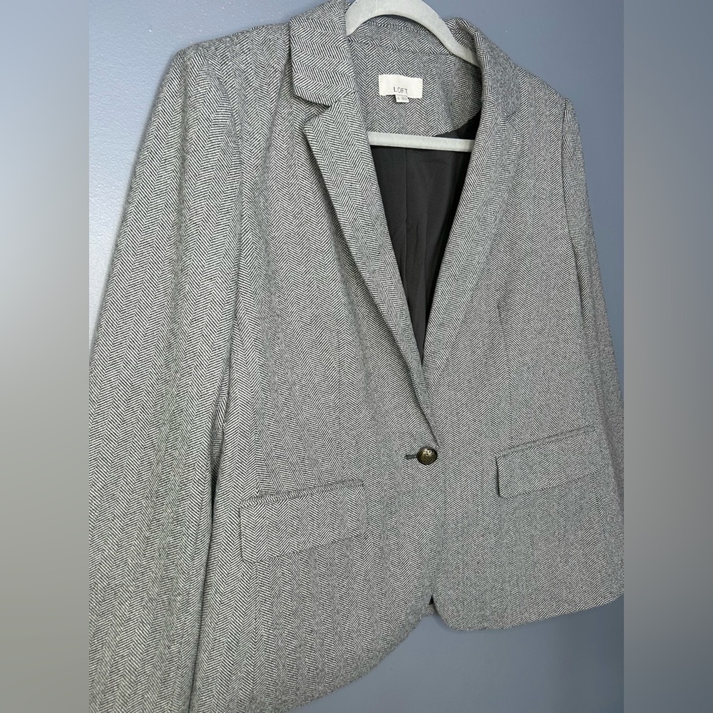 LOFT Blazer Womens 10 Gray Equestrian Herringbone Elbow Patch Crest Buttons Work - Picture 2 of 16